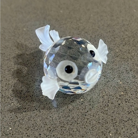 SWAROVSKI Blowfish small 012724- Retired. - Picture 6 of 8